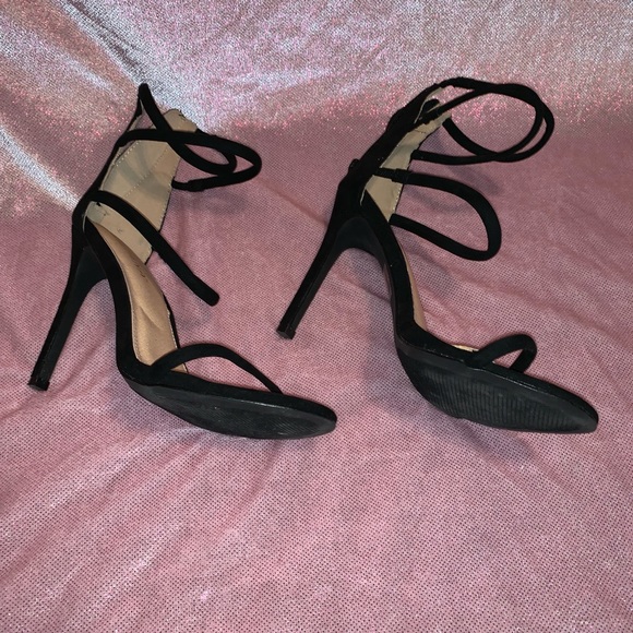 Black strappy heels - Picture 4 of 4